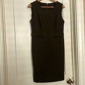 💚 Premise Dresses 💚 Olive Green Crew Neck Sz 8. New with Tags. Zipper closure